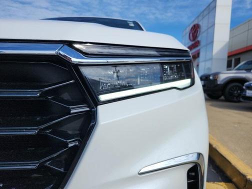 2025 Honda Pilot Touring 8-Passenger