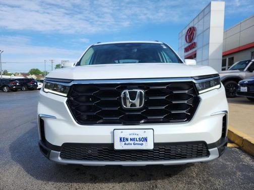 2025 Honda Pilot Touring 8-Passenger