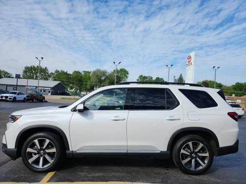 2025 Honda Pilot Touring 8-Passenger