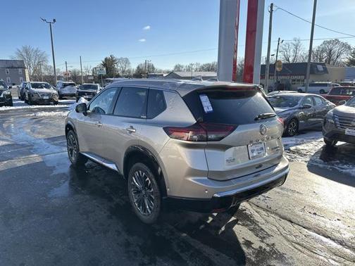 2025 Nissan Rogue Platinum