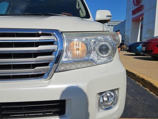 2013 Toyota Land Cruiser Base