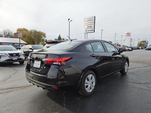 2025 Nissan Versa 1.6 S