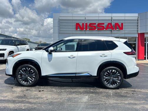 Everest White Pearl Tricoat 2026 Nissan Rogue Platinum