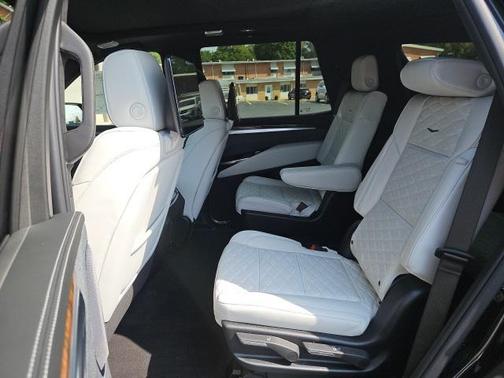 2025 Cadillac Escalade Sport Platinum