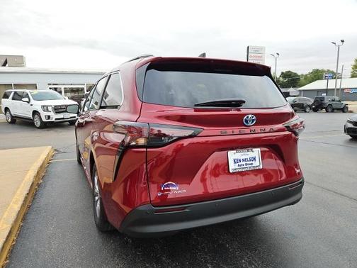 2025 Toyota Sienna XLE 7 Passenger