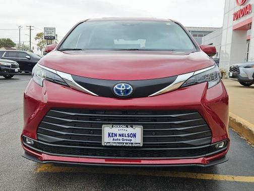 2025 Toyota Sienna XLE 7 Passenger