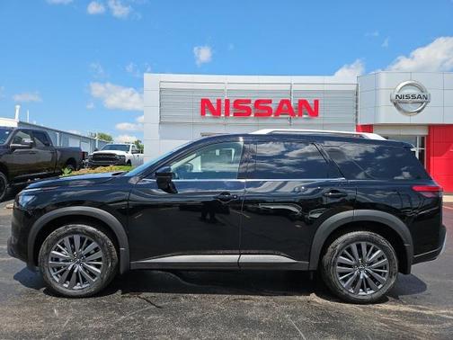 2025 Nissan Pathfinder SL 4WD