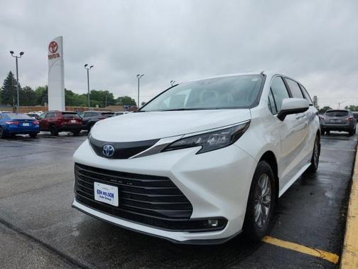 2025 Toyota Sienna XLE 7 Passenger