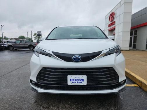 2025 Toyota Sienna XLE 7 Passenger