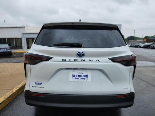 2025 Toyota Sienna XLE 7 Passenger