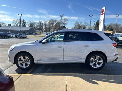 2021 Audi Q7 45 Premium Plus