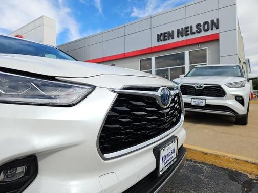 2021 Toyota Highlander Hybrid Platinum
