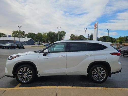 2021 Toyota Highlander Hybrid Platinum