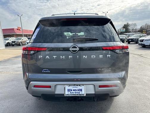 2025 Nissan Pathfinder Platinum 4WD