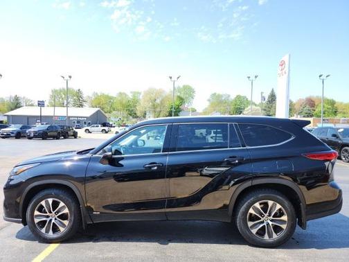 2022 Toyota Highlander Hybrid XLE