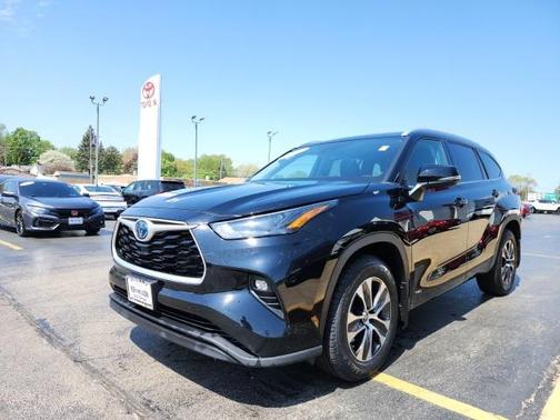 2022 Toyota Highlander Hybrid XLE