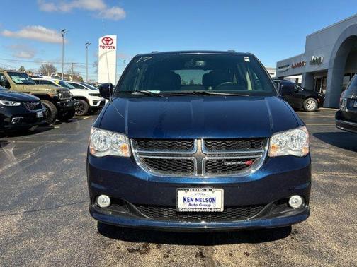 Contusion Blue Pearlcoat 2017 Dodge Grand Caravan SXT