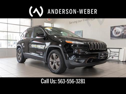 Diamond Black Crystal Pearlcoat 2017 Jeep Cherokee Latitude