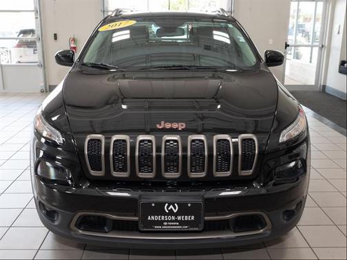 Diamond Black Crystal Pearlcoat 2017 Jeep Cherokee Latitude