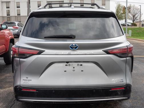 2022 Toyota Sienna Platinum
