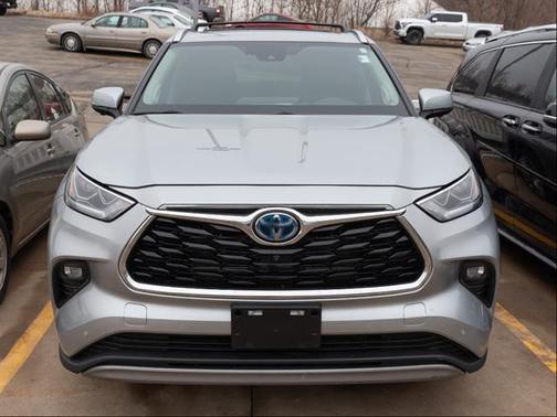 2024 Toyota Highlander Hybrid Platinum