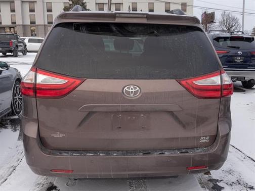 2019 Toyota Sienna XLE Premium