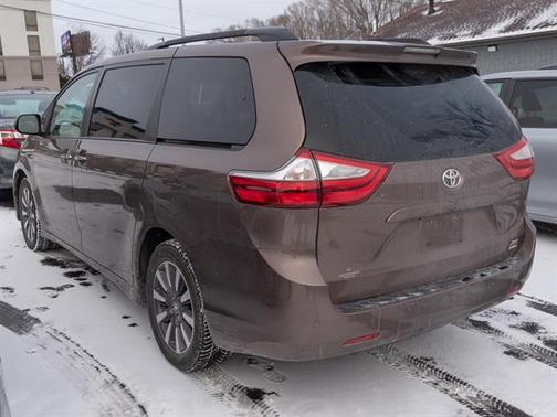 2019 Toyota Sienna XLE Premium