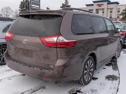 2019 Toyota Sienna XLE Premium
