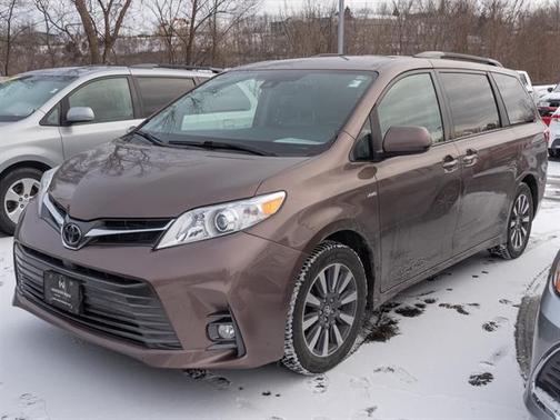 2019 Toyota Sienna XLE Premium
