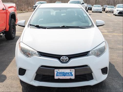 Super White 2016 Toyota Corolla LE