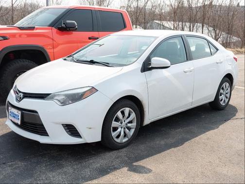 Super White 2016 Toyota Corolla LE