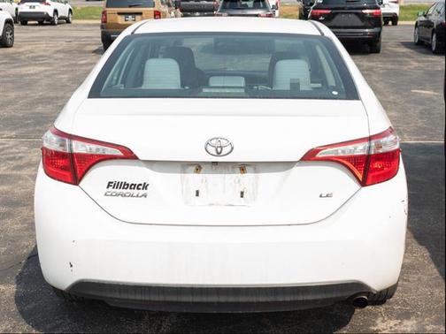 Super White 2016 Toyota Corolla LE