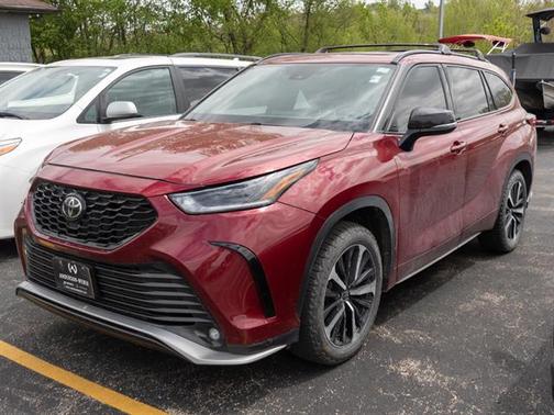 Ruby Flare Pearl 2022 Toyota Highlander XSE