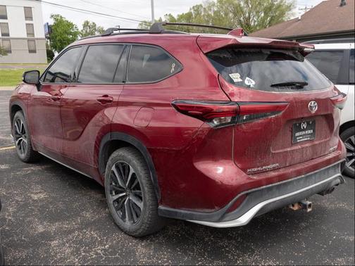Ruby Flare Pearl 2022 Toyota Highlander XSE