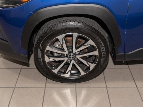 2022 Toyota Corolla Cross XLE