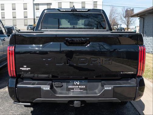 2025 Toyota Tundra Hybrid Platinum