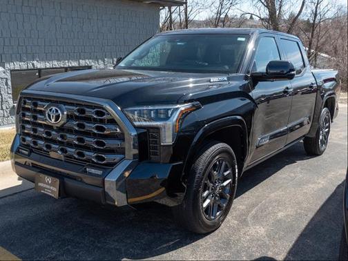 2025 Toyota Tundra Hybrid Platinum