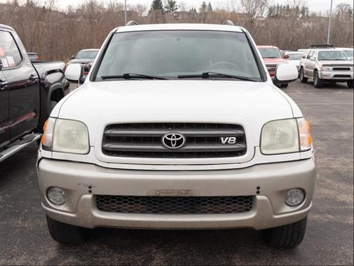 2004 Toyota Sequoia SR5