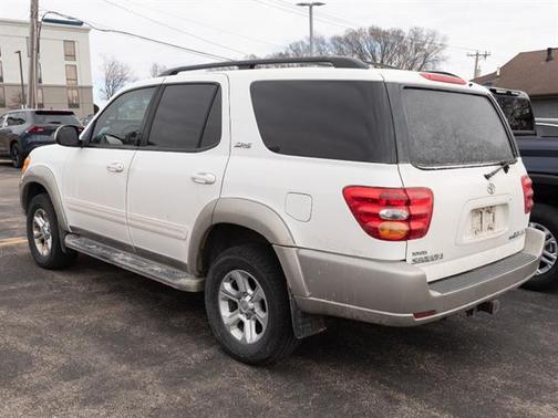 2004 Toyota Sequoia SR5