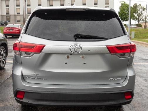 Celestial Silver Metallic 2019 Toyota Highlander XLE