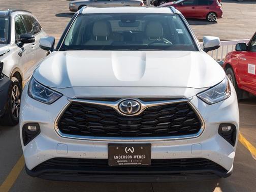 2022 Toyota Highlander Hybrid Limited