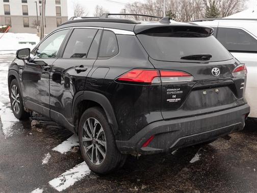 2024 Toyota Corolla Cross XLE