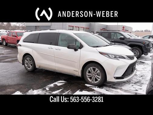 2021 Toyota Sienna XSE 7 Passenger