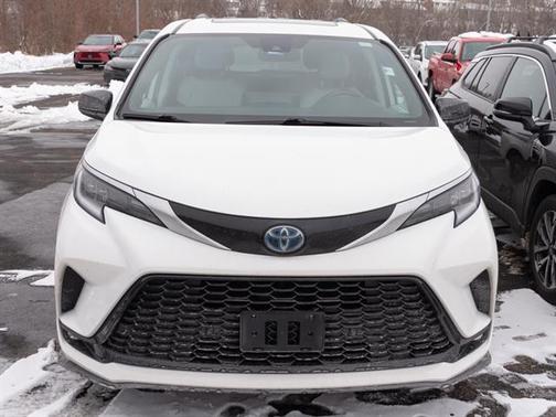 2021 Toyota Sienna XSE 7 Passenger