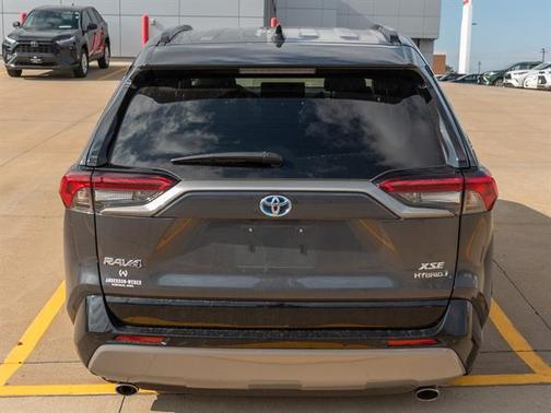 2024 Toyota RAV4 Hybrid SE