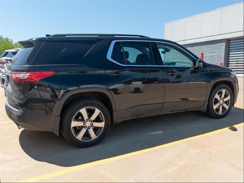 Mosaic Black Metallic 2019 Chevrolet Traverse LT Leather