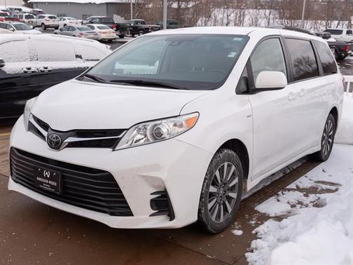2020 Toyota Sienna LE