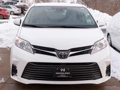 2020 Toyota Sienna LE