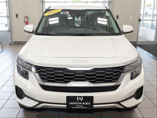 Snow White Pearl 2022 Kia Seltos LX