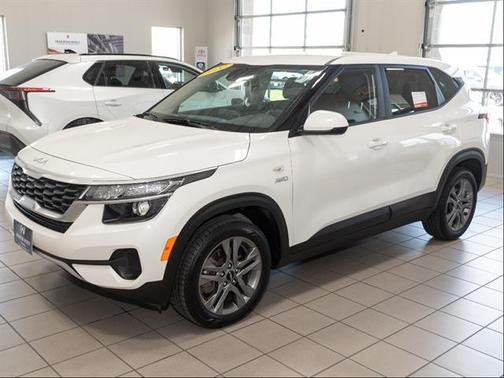 Snow White Pearl 2022 Kia Seltos LX